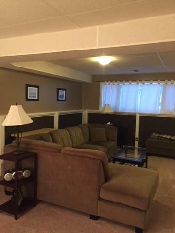 Newly Renovated Basement Suite! Летбридж Екстериор снимка